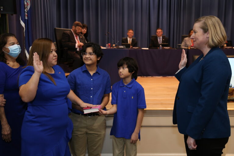 Sonia Vásquez, la primer concejal latina en Manassas