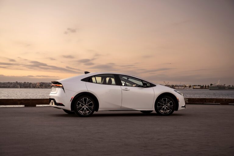 Nacido para asombrar: el nuevo Toyota Prius 2023 se espera para enero