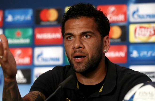 Piden que Dani Alves siga en prisión por peligro de fuga