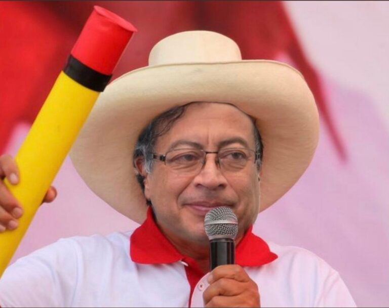 Gustavo Petro pretende premiar a ladrones para que ya no roben en Colombia