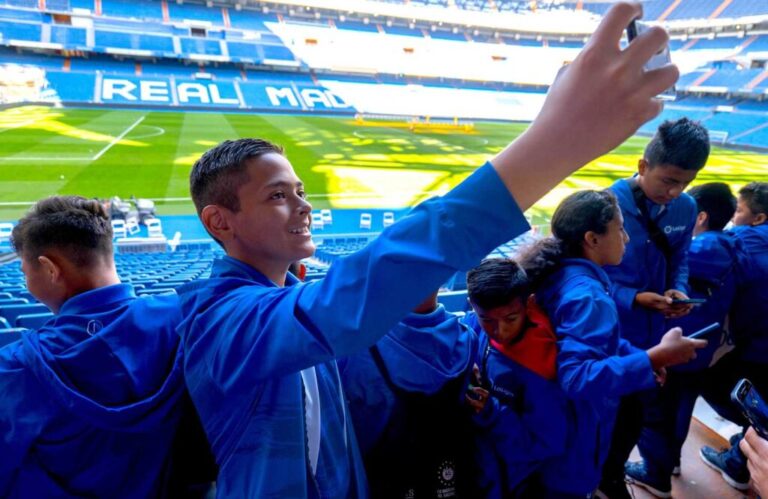 Niños de El Refugio se pavonearon en los estadios Santiago Bernabéu y Cívitas Metropolitano