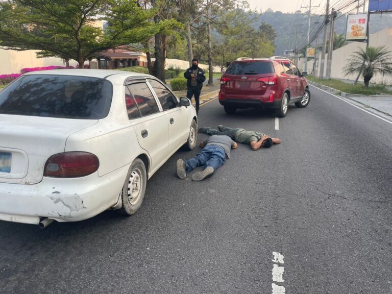 Confiscan 100 kilos de cocaína frente a la embajada de los Estados Unidos