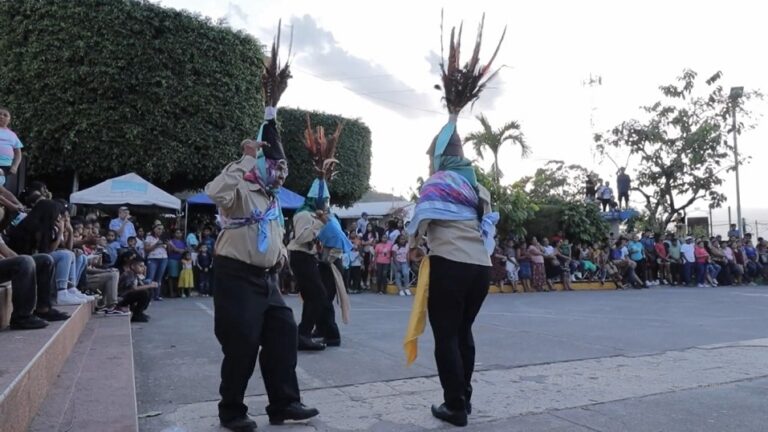 Declaran Bien Cultural siete danzas de Morazán