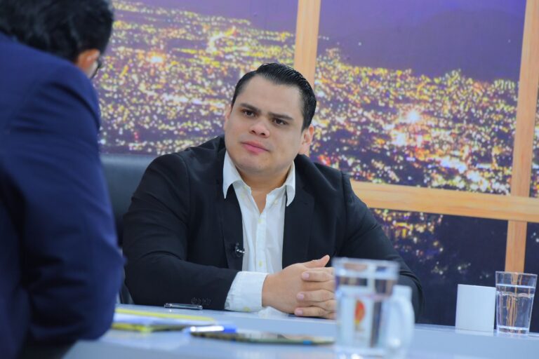 Caleb Navarro: Medidas de seguridad de ARENA y el FMLN acentuaron la impunidad