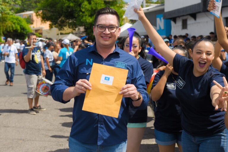 Carlos Hernández busca nuevo periodo en el PARLACEN para trabajar por los salvadoreños en el exterior