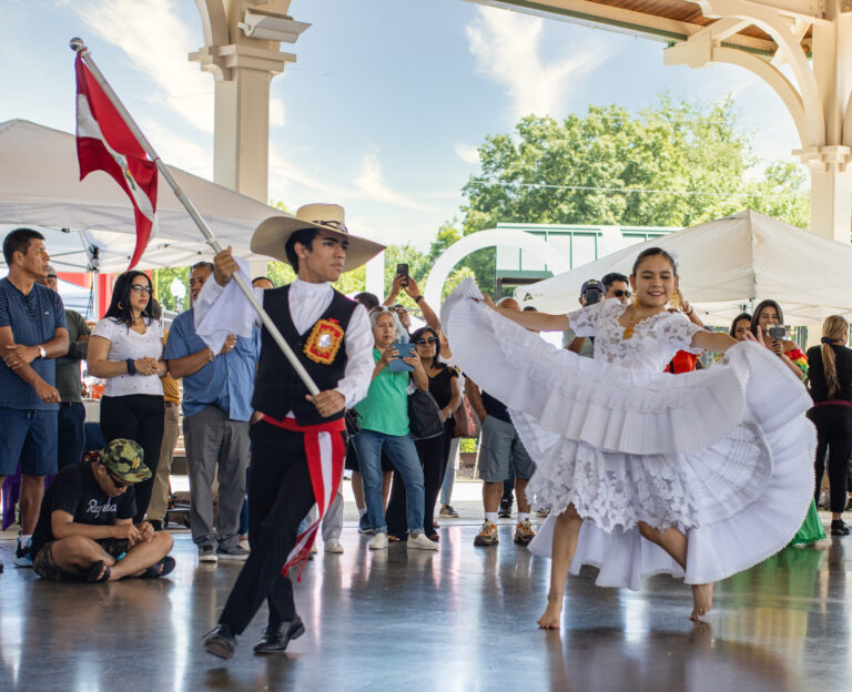 Cuarta feria de artesanos y emprendedores latinos en Manassas fue un éxito