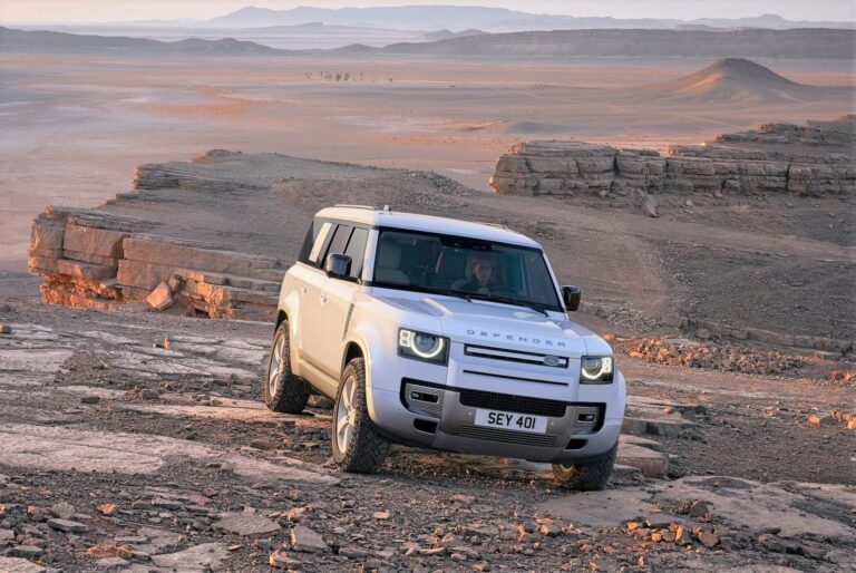 Land Rover trae el Defender al Siglo XXI