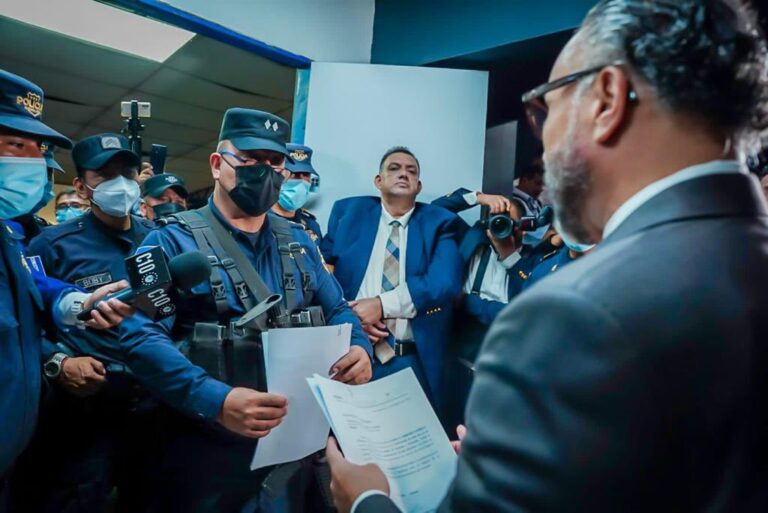 Diputados avalan solicitud de desafuero contra el diputado de ARENA Alberto Romero