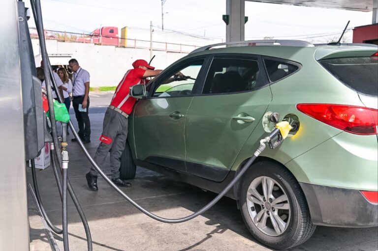 Galón de combustible ronda los $5.00 en El Salvador