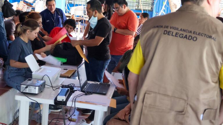 Ernesto Castro insta a los salvadoreños a votar masivamente este 4 de febrero