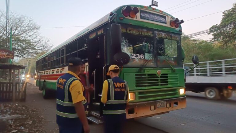 Salvadoreños no van a pagar pasaje el día de las elecciones