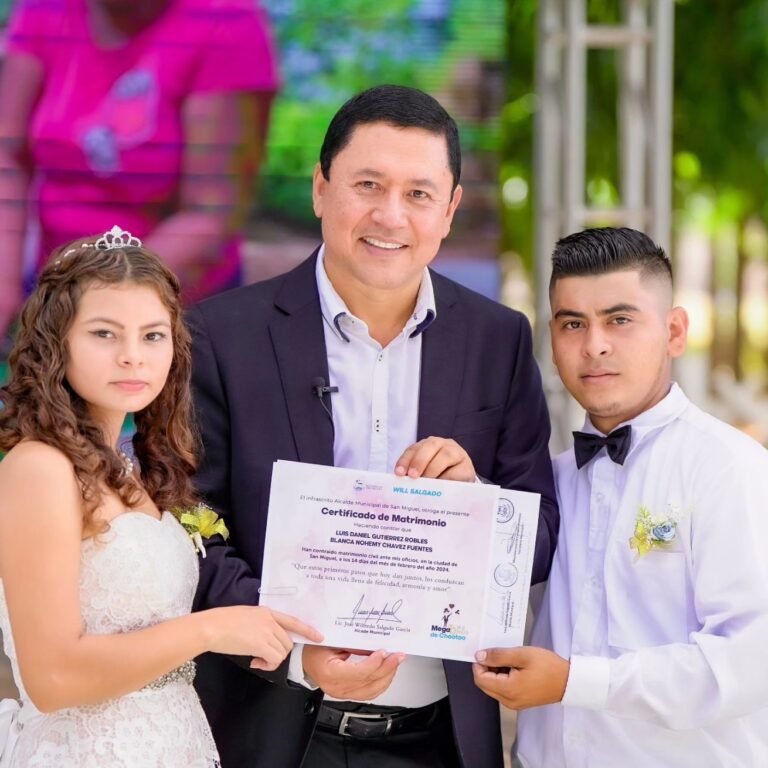 Will Salgado realiza boda colectiva en San Miguel