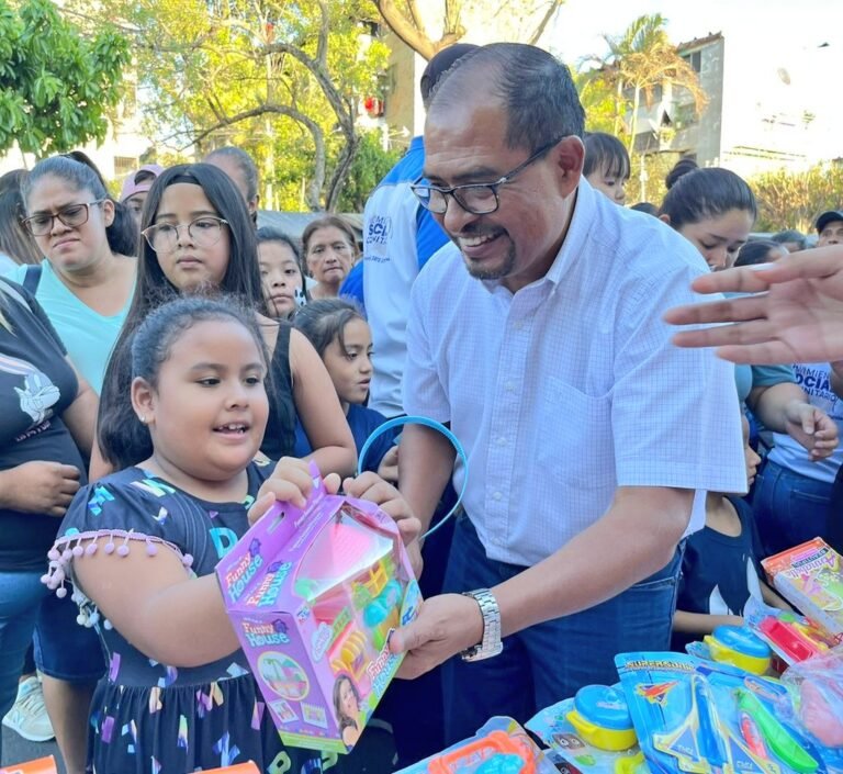 Movimiento Comunitario de El Salvador lleva asistencia solidaria a comunidades de Mejicanos