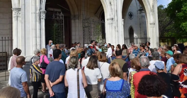 Gobierno cubano prohíbe procesión del Santo Entierro en calles de Vedado, en la Habana