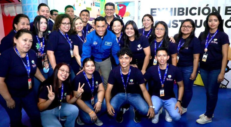 Un visitante de lujo en El Salvador