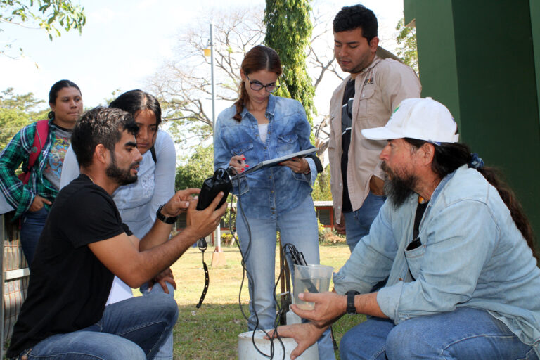 Futuros profesionales del sector agropecuario y forestal en El Salvador