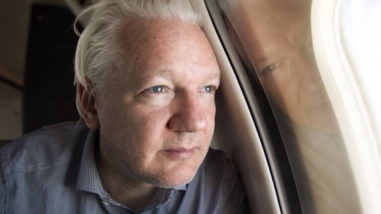 Julian Assange queda en libertad tras llegar a un acuerdo con el Gobierno de EE.UU.