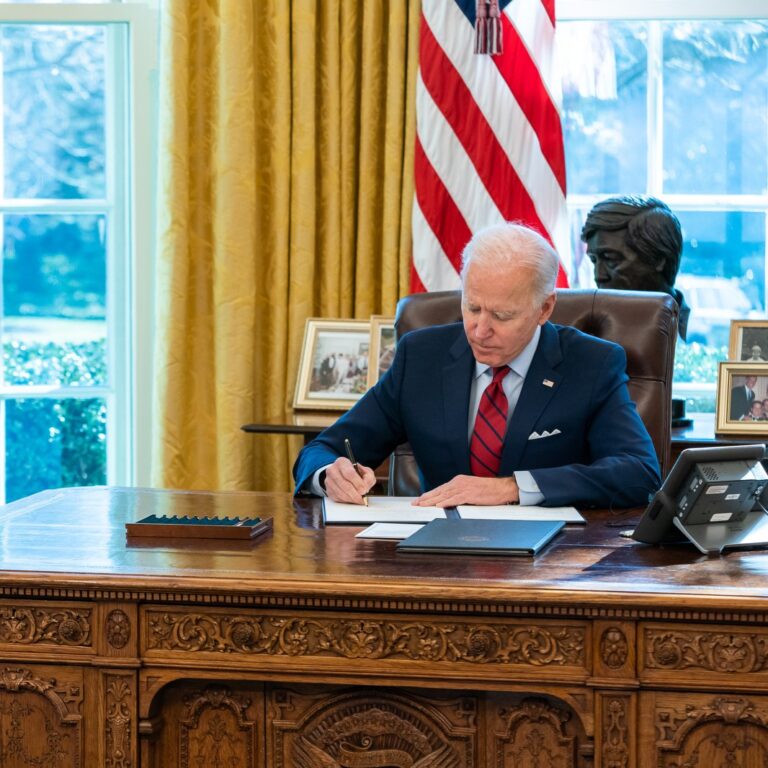 El presidente Biden anuncia nuevas medidas para asegurar la frontera