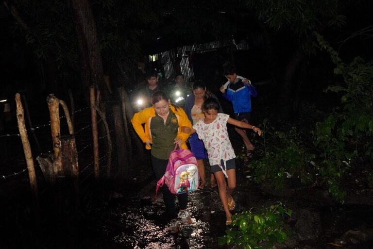 El Salvador en alerta roja por lluvias