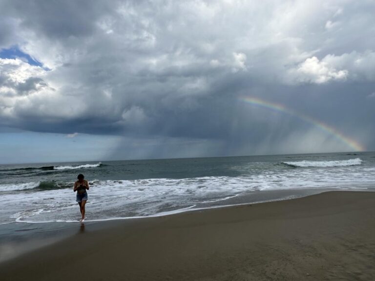 En un mundo de contrariedades; hace falta una lluvia de buenos deseos