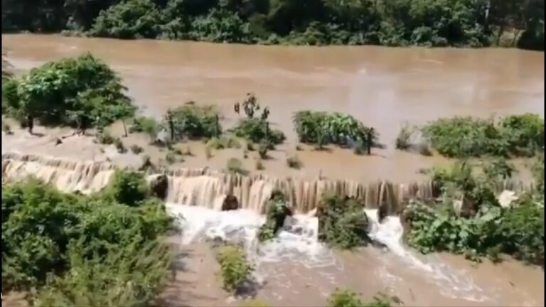 Ministro Rolando Castro: “Con la ayuda de Dios apoyaremos a comunidades de la zona de Puerto Parada afectadas por las lluvias”