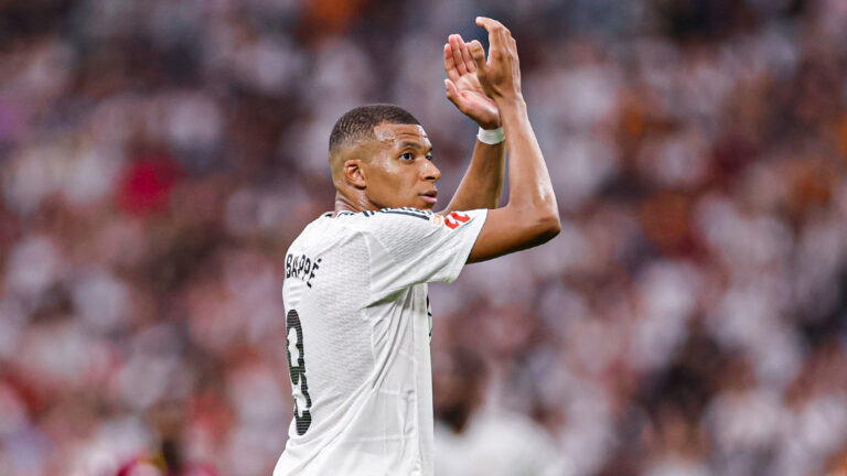 Kylian Mbappé en su amargo debut con el Madrid: “He empezado en el Bernabéu ganando y eso me hace muy feliz”