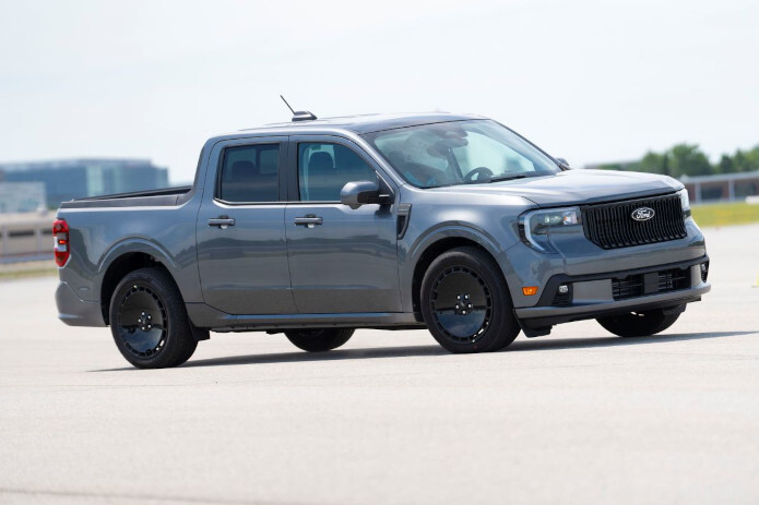 Ford presentó la nueva Maverick Lobo del 2025, un estilo de camioneta de calle, con un rendimiento divertido de conducir