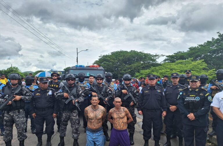 Honduras captura y entrega a El Salvador, a dos pandilleros de los más buscados