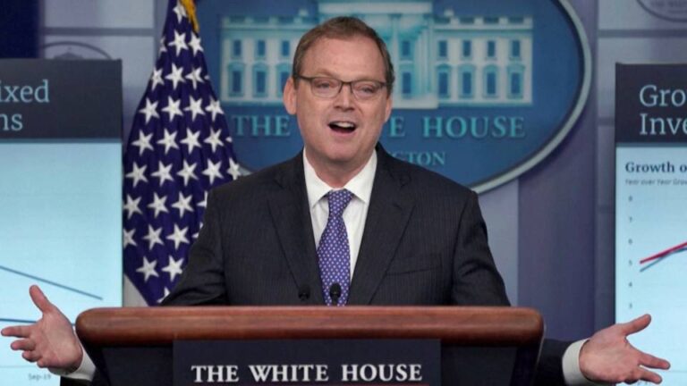 Trump designa al economista Kevin Hassett, para dirigir el Consejo Económico Nacional