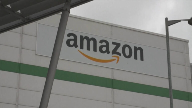 Trabajadores de Amazon en tres ciudades de EE.UU. podrían estar al borde de una huelga histórica