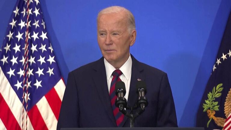 Biden conmuta las sentencias de 1.500 personas condenadas por delitos no violentos en el mayor acto de indulto presidencial en la historia de EE.UU.