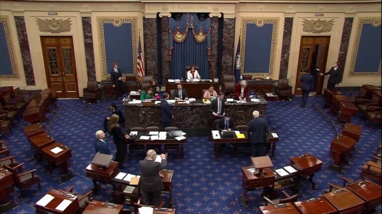 Una paralización de los servicios gubernamentales sería inminente luego de que los republicanos de la Cámara de Representantes de EE.UU. rechazaran un acuerdo de gastos públicos