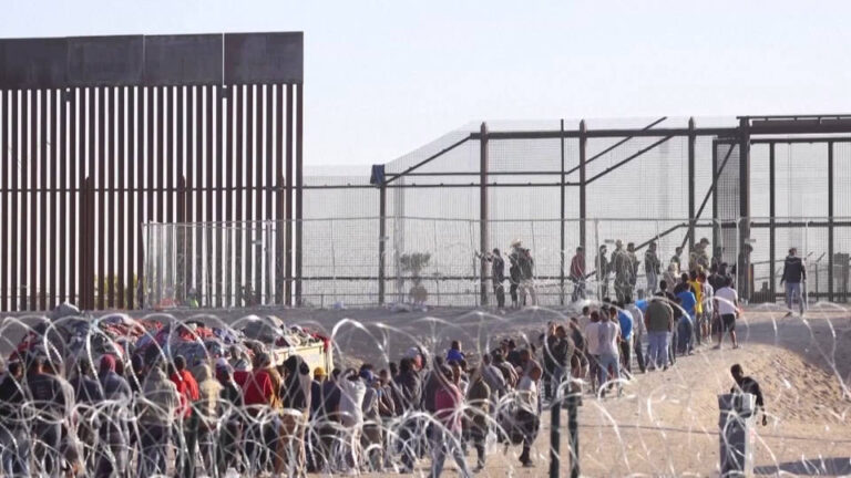 Trump nombra a dos funcionarios que implementarán su política de deportaciones en masa