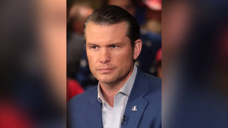 Heritage Foundation dice estar invirtiendo un millón de dólares para garantizar la confirmación de Pete Hegseth como jefe del Pentágono