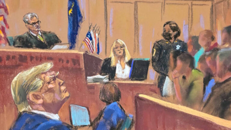 Un juez de Nueva York rechaza el intento de Trump de anular la sentencia que enfrenta por 34 cargos de delitos graves