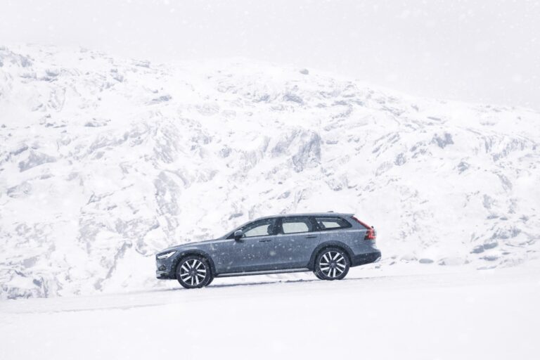 Volvo V90 Cross Country; cuando la elegancia y la practicidad viajan juntas.