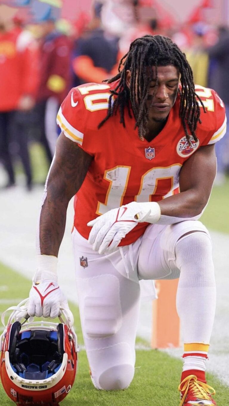 Jugadores latinos en la NFL se preparan para dejar su marca