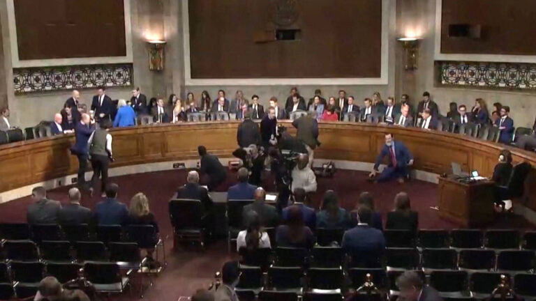 Inician las audiencias de confirmación de los elegidos por Trump para secretario de Transporte, secretario de Energía, director de la CIA y director de presupuesto de la Casa Blanca