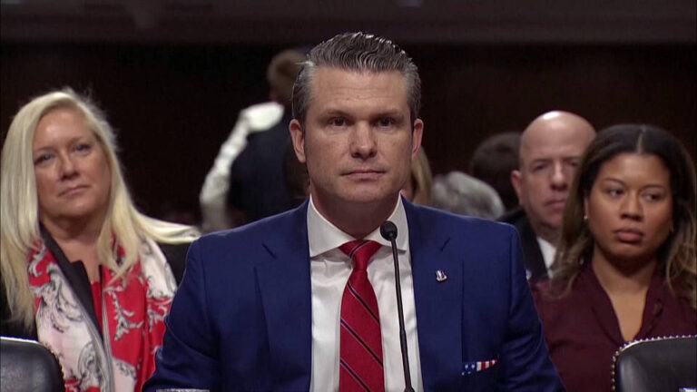 El elegido por Trump para secretario de Defensa se acerca a la confirmación tras obtener el respaldo de la senadora republicana Joni Ernst