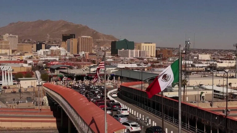 La ACLU demanda a Trump por su política de acelerar las deportaciones al tiempo que el Pentágono envía otros 1.500 soldados a la frontera entre EE.UU. y México