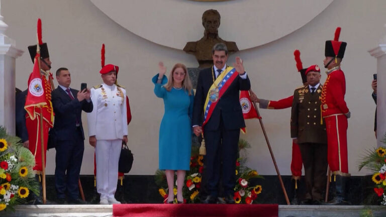 Nicolás Maduro prestó juramento para su tercer mandato presidencial tras las controvertidas elecciones de julio de 2024