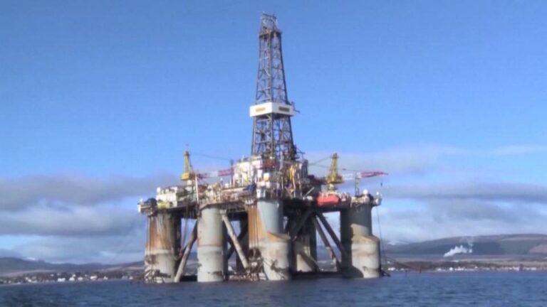 Biden prohíbe nuevas perforaciones petroleras en la mayor parte de las costas de EE.UU.