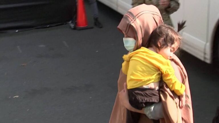 El Gobierno de Trump permitirá a los agentes federales del Servicio de Inmigración realizar redadas en iglesias, hospitales y escuelas