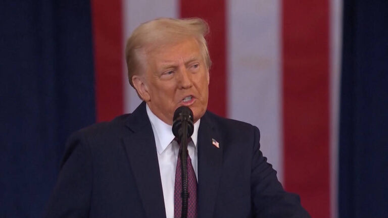 Trump despide a más de una docena de inspectores independientes de agencias gubernamentales, en una medida probablemente ilegal