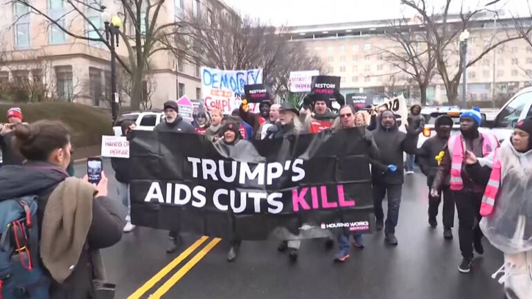 Un juez federal estadounidense ordena a Trump revertir el congelamiento de la ayuda internacional, que paralizó servicios esenciales en todo el mundo