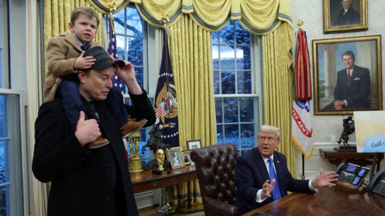 Trump y Elon Musk defienden al DOGE 