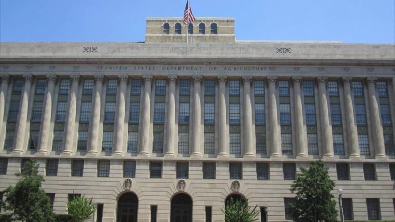 El Departamento de Agricultura de EE.UU. pretende volver a contratar a los empleados despedidos que trabajaron en la lucha contra la gripe aviar H5N1