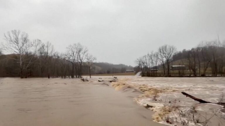 Al menos nueve personas mueren en Kentucky tras devastadoras inundaciones