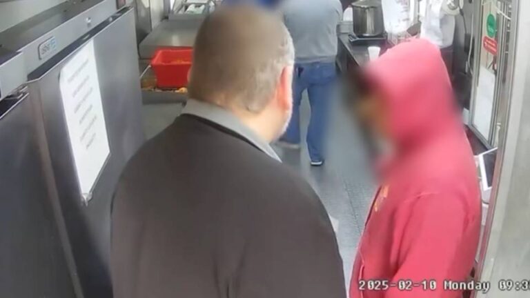 “Sin uniformes, sin placa, sin identificación”: un impactante video de vigilancia muestra una redada del Servicio de Inmigración de EE.UU. cuyos funcionarios iban de civil