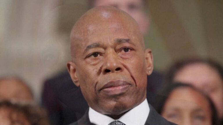 Cuatro vicealcaldes de Nueva York dimiten en medio del creciente escándalo que enfrenta el alcalde de la ciudad, Eric Adams